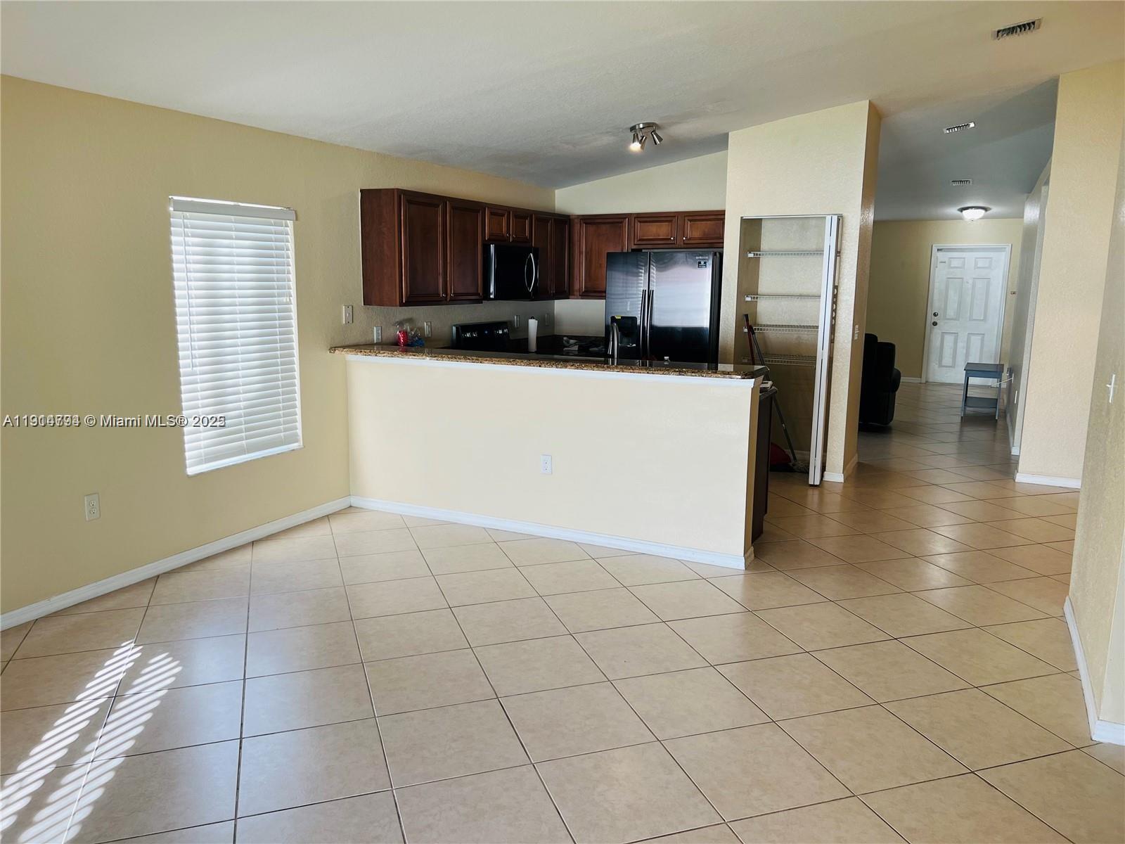 SILVER FALLS - Residential Lease