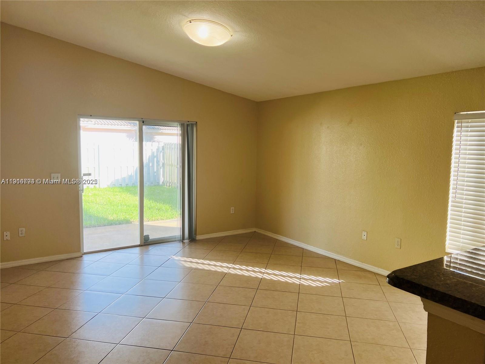 SILVER FALLS - Residential Lease