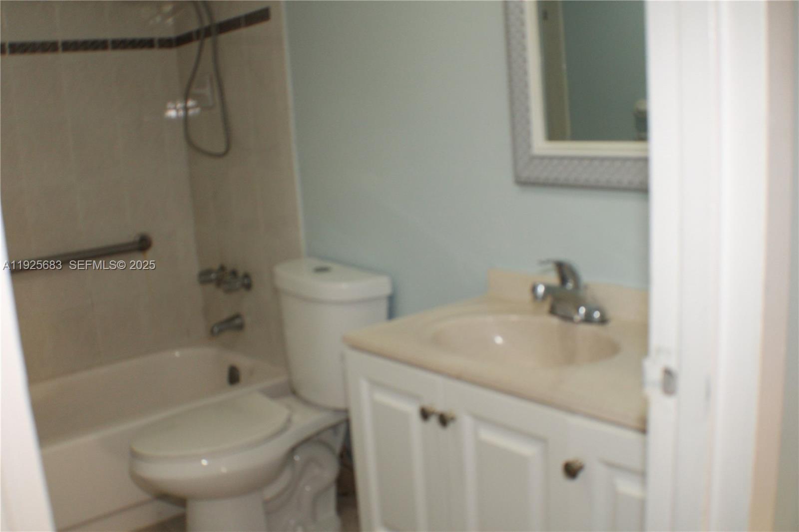 COURTYARDS OF BROWARD CON - Residential Lease