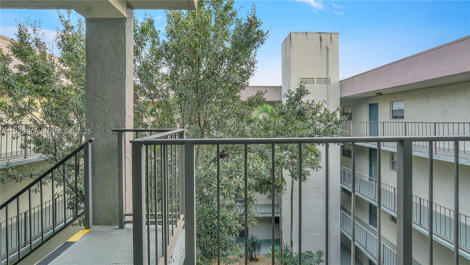 COURTYARDS OF BROWARD CON - Residential Lease