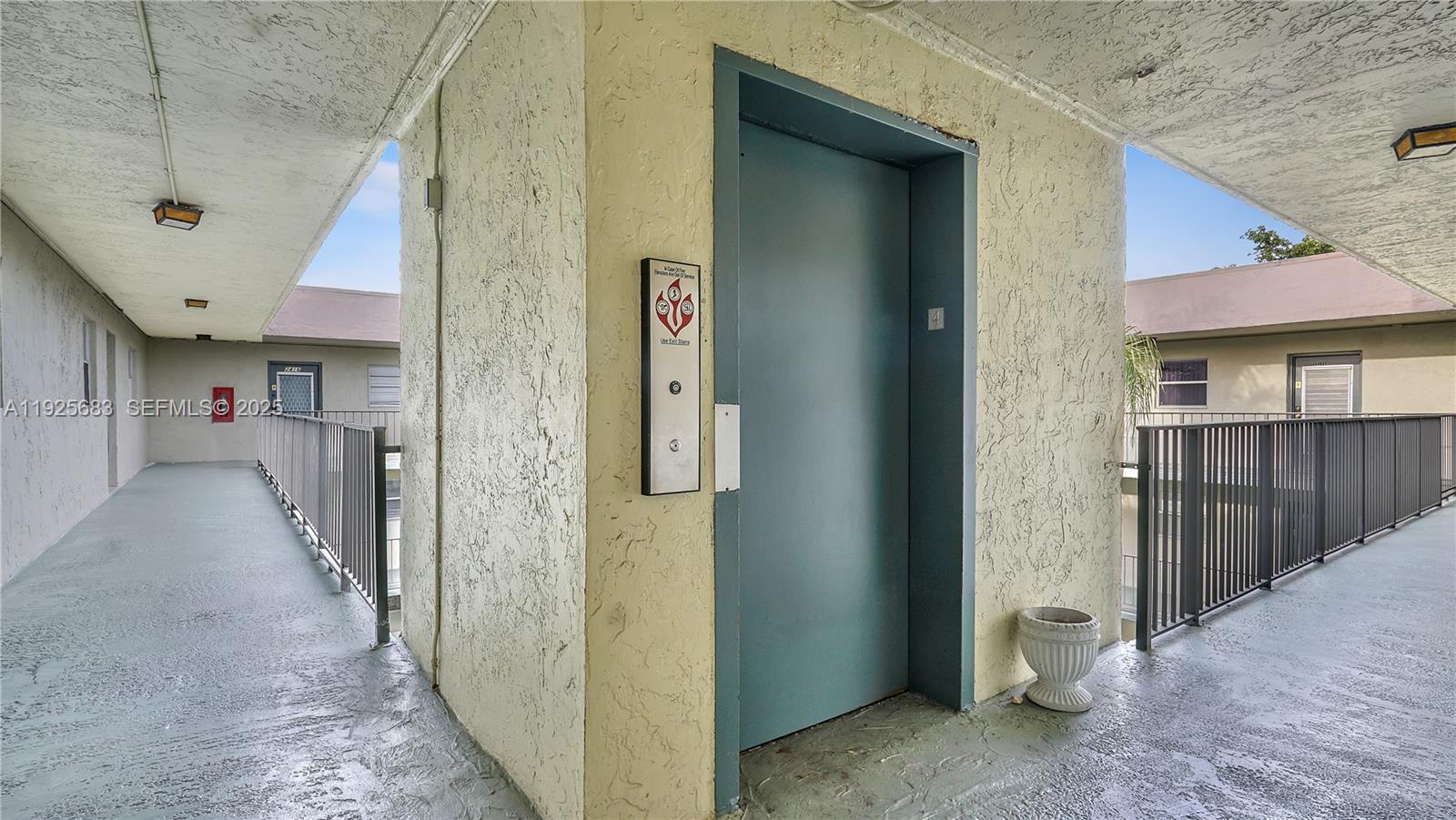 COURTYARDS OF BROWARD CON - Residential Lease