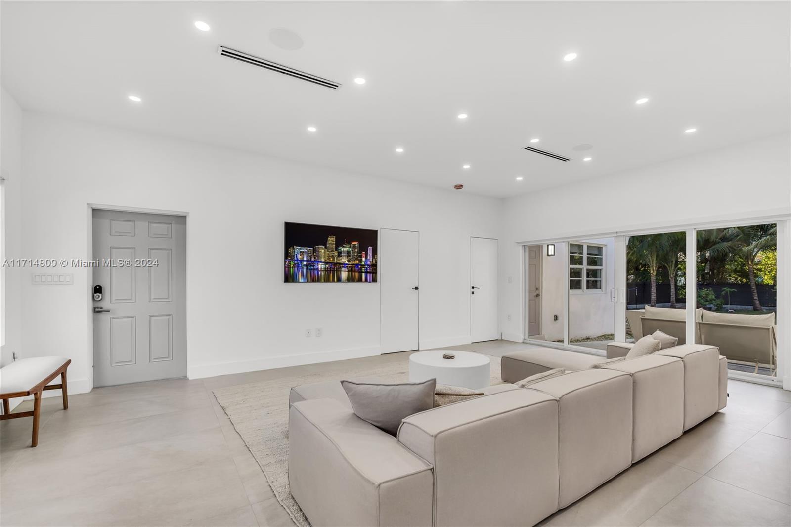 SPRING GARDEN - Residential Lease