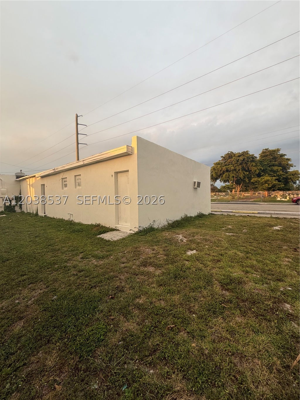 Photo of 2910 N 22nd Ave, Hollywood, FL 33020 (MLS # A12038537)