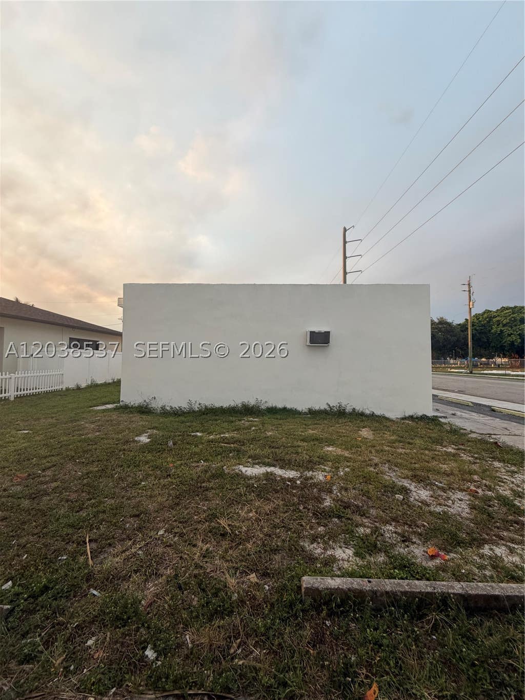 Photo of 2910 N 22nd Ave, Hollywood, FL 33020 (MLS # A12038537)