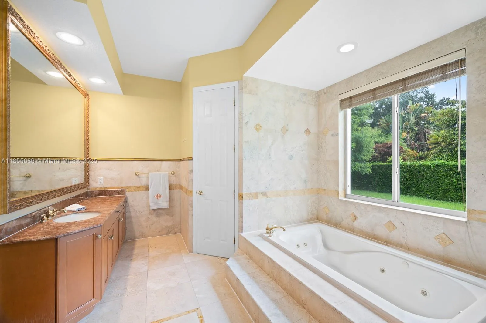 Pinecrest, Florida 33156, United States, 4 Bedrooms Bedrooms, ,4 BathroomsBathrooms,Residential,Active,189222