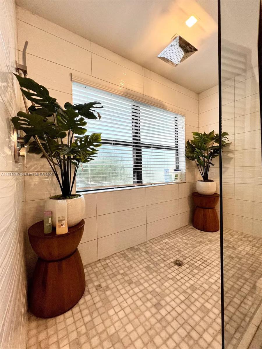 WOODLAWN - Residential