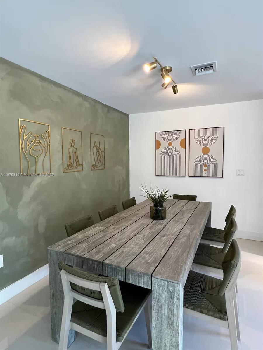 WOODLAWN - Residential