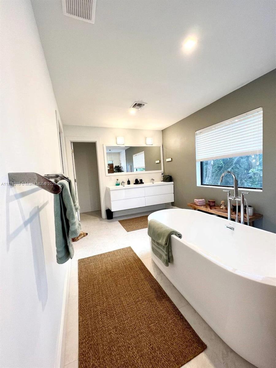 WOODLAWN - Residential