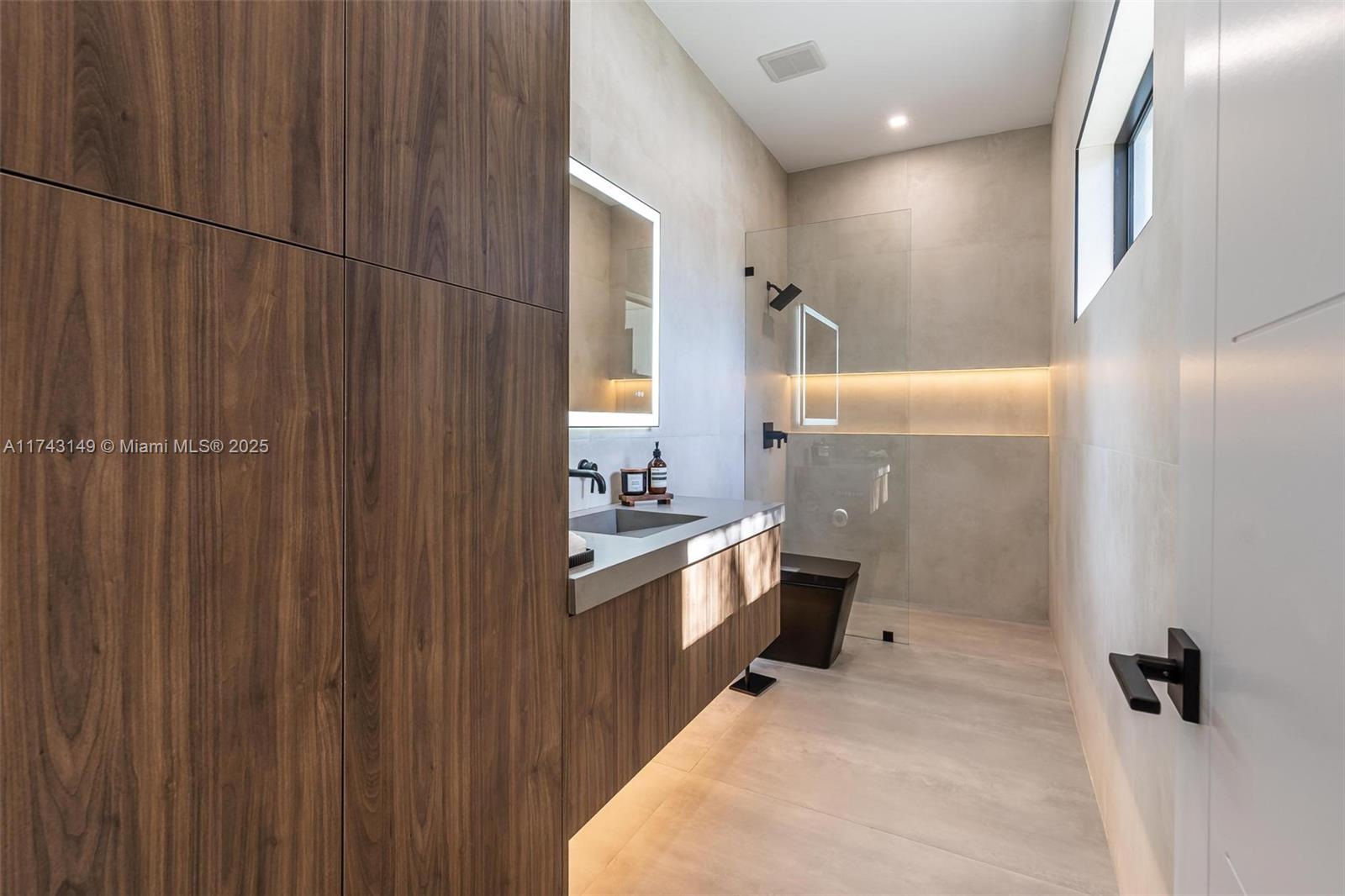 ESTATES OF HIDDEN ACRES - Residential