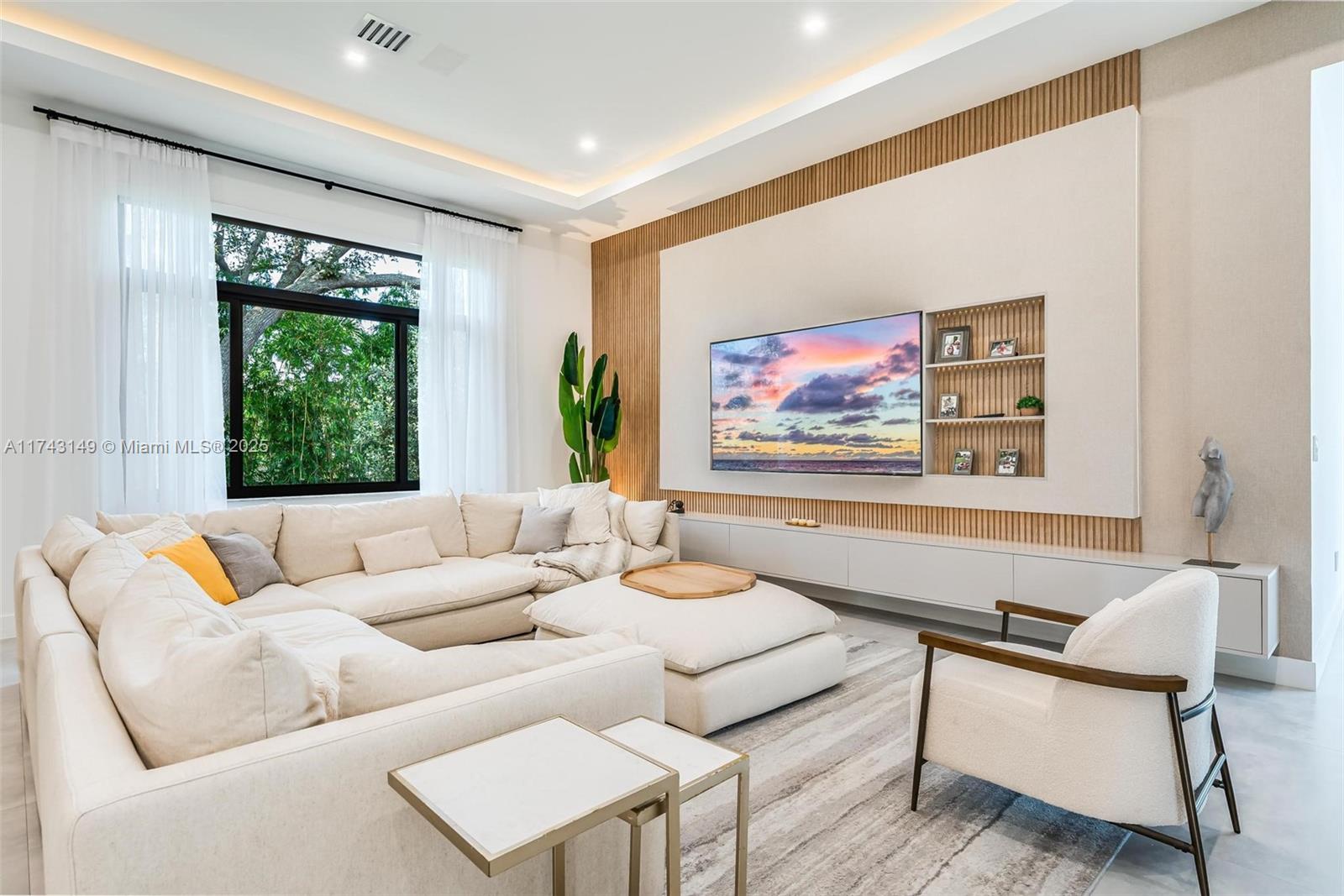 ESTATES OF HIDDEN ACRES - Residential