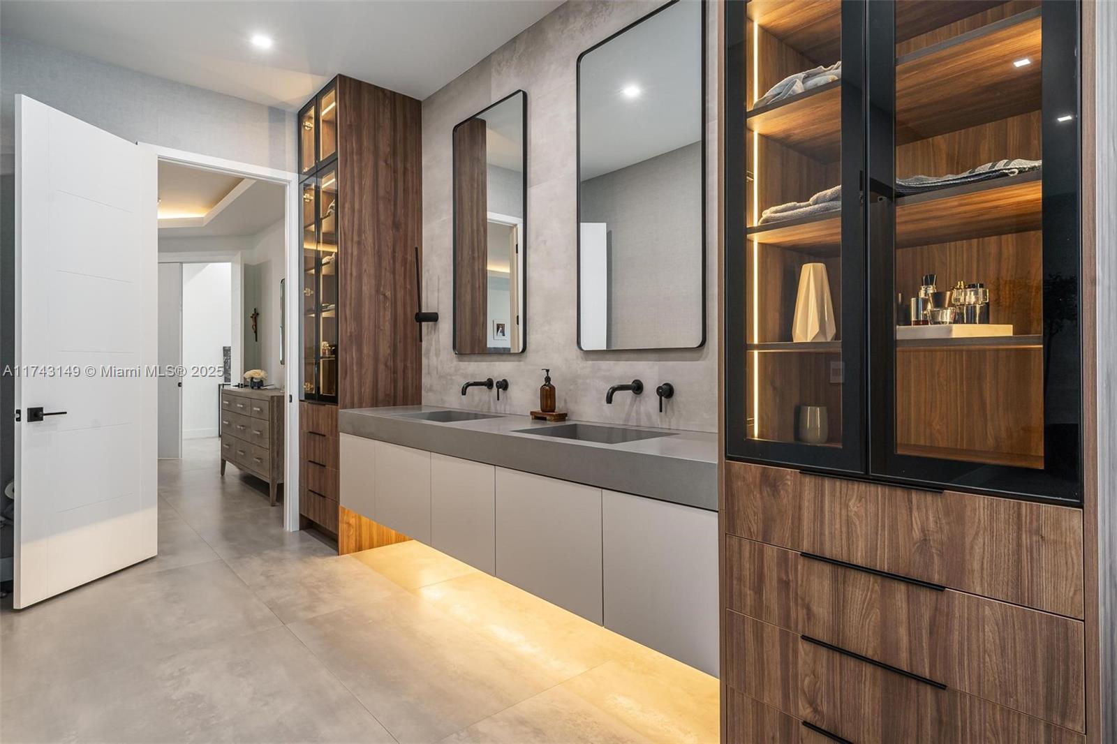 ESTATES OF HIDDEN ACRES - Residential