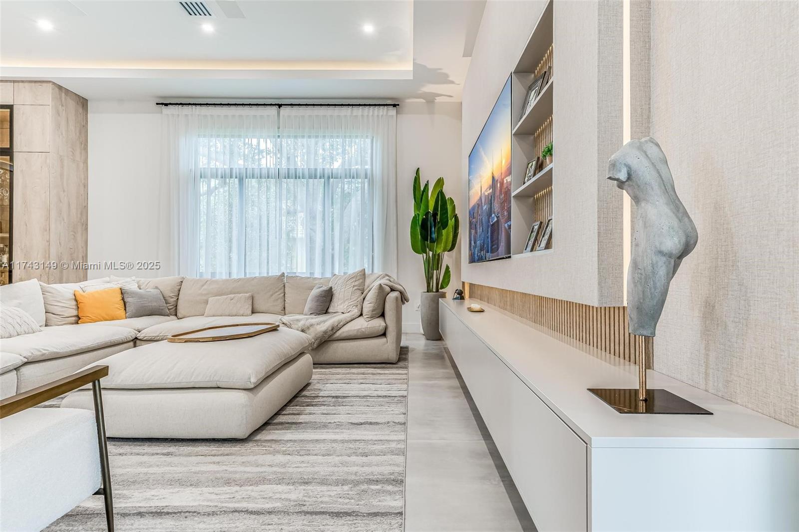 ESTATES OF HIDDEN ACRES - Residential