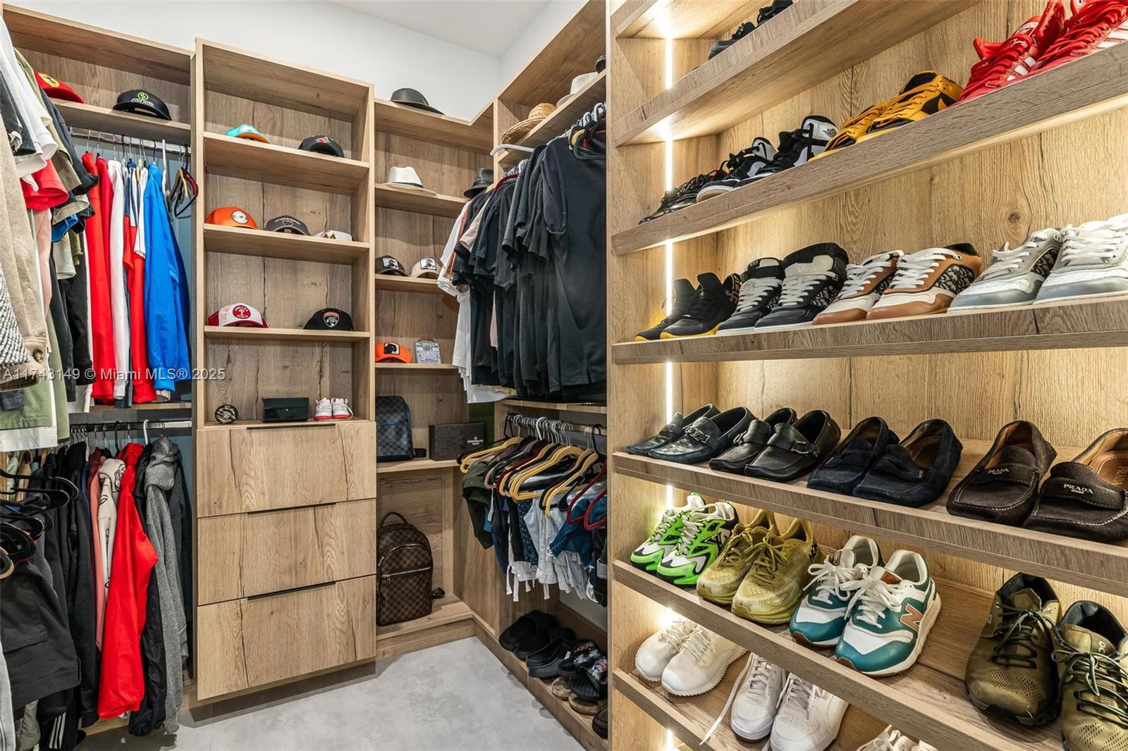 ESTATES OF HIDDEN ACRES - Residential