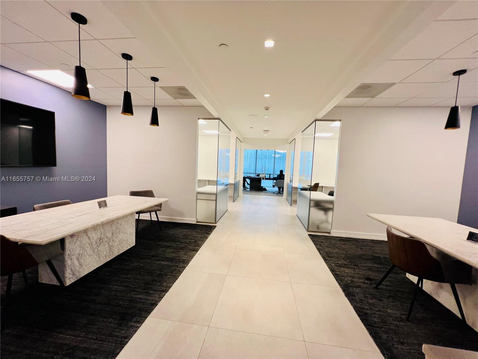 PARAMOUNT MIAMI WORLDCENT - Residential Lease