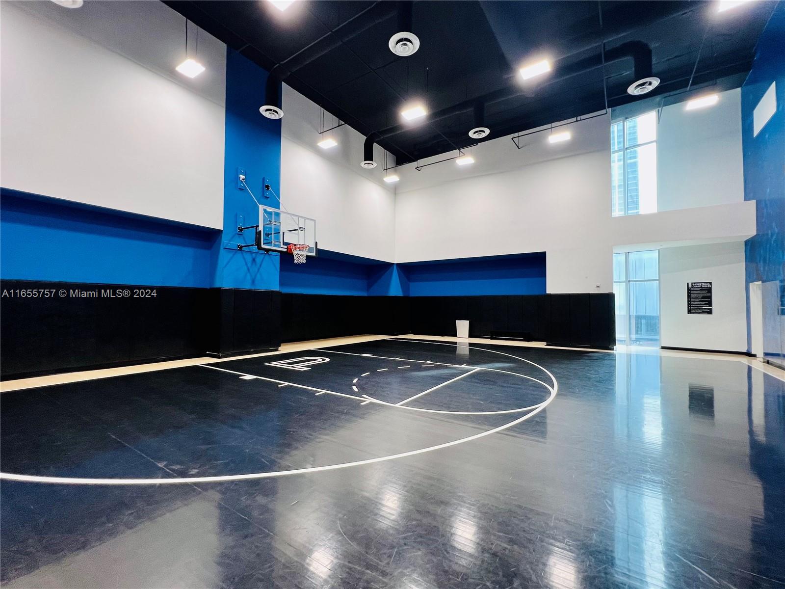 PARAMOUNT MIAMI WORLDCENT - Residential Lease
