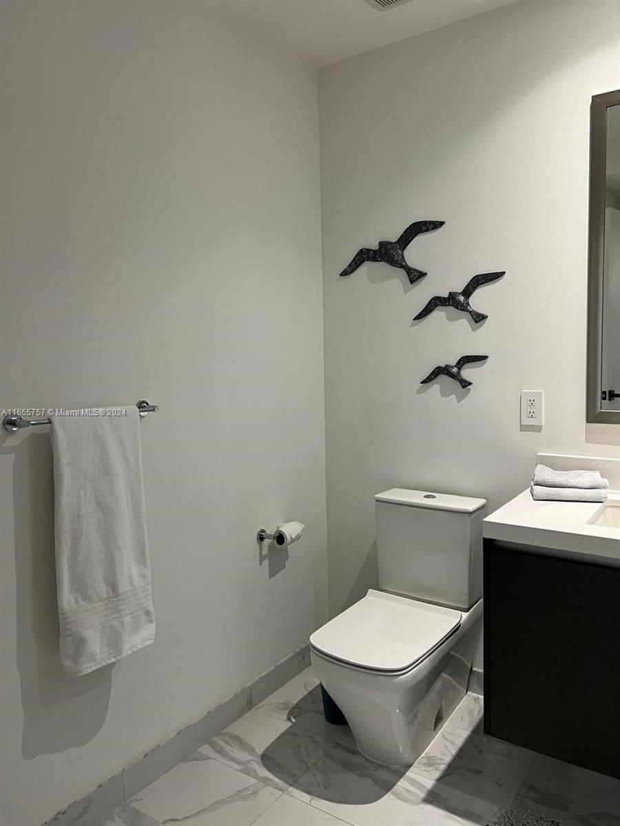 PARAMOUNT MIAMI WORLDCENT - Residential Lease