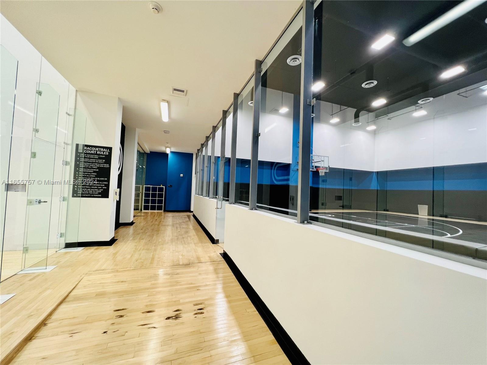 PARAMOUNT MIAMI WORLDCENT - Residential Lease