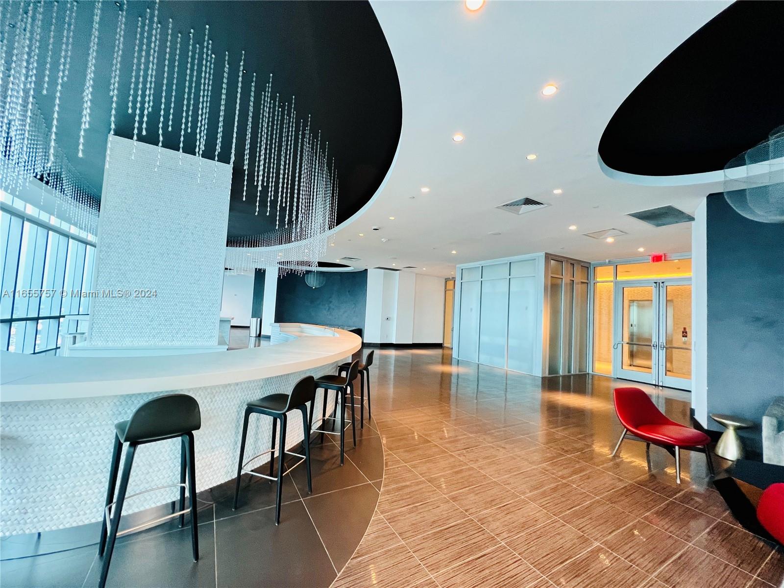 PARAMOUNT MIAMI WORLDCENT - Residential Lease