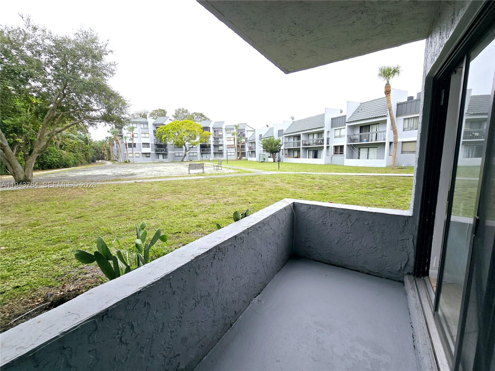 PRESIDENTIAL GOLFVIEW - Residential