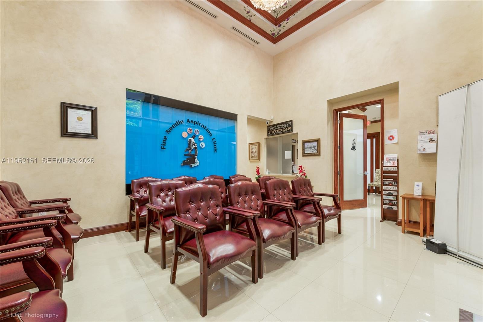 135 San Lorenzo Ave 100