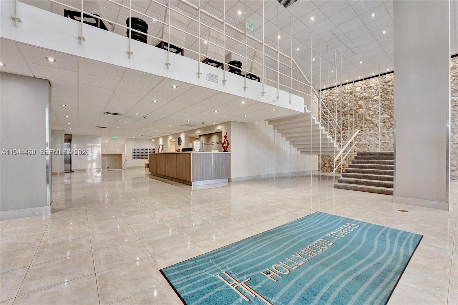 HOLLYWOOD TOWERS CONDO - Residential