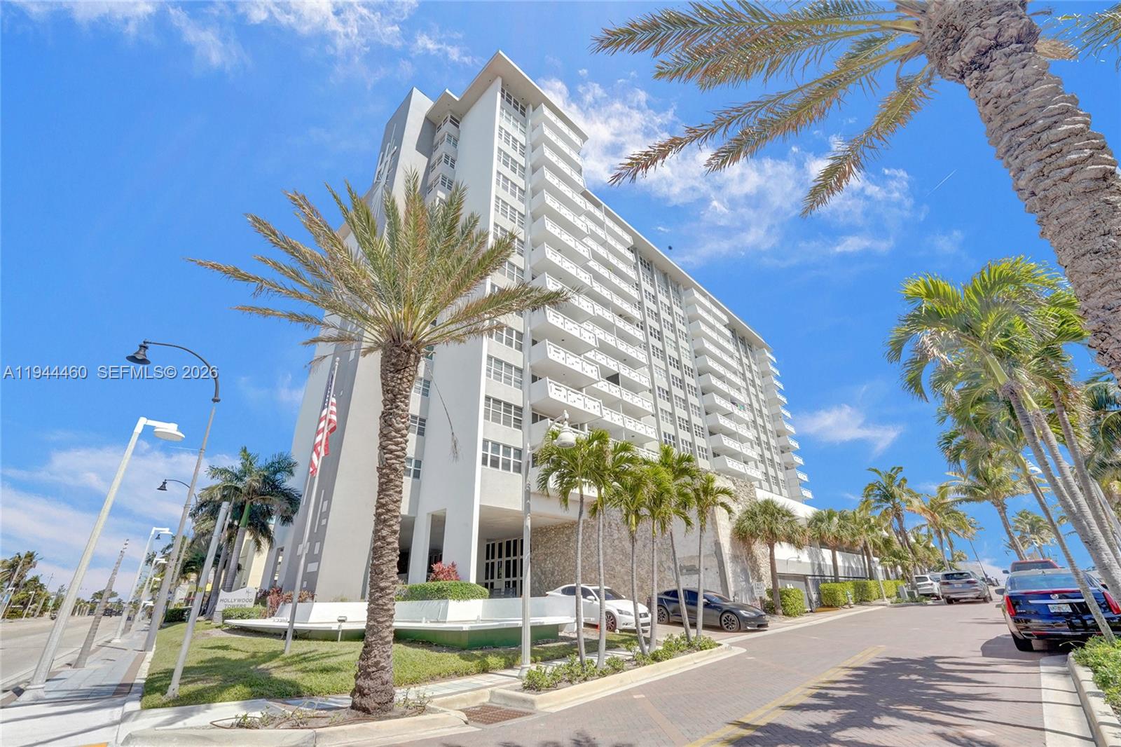 HOLLYWOOD TOWERS CONDO - Residential