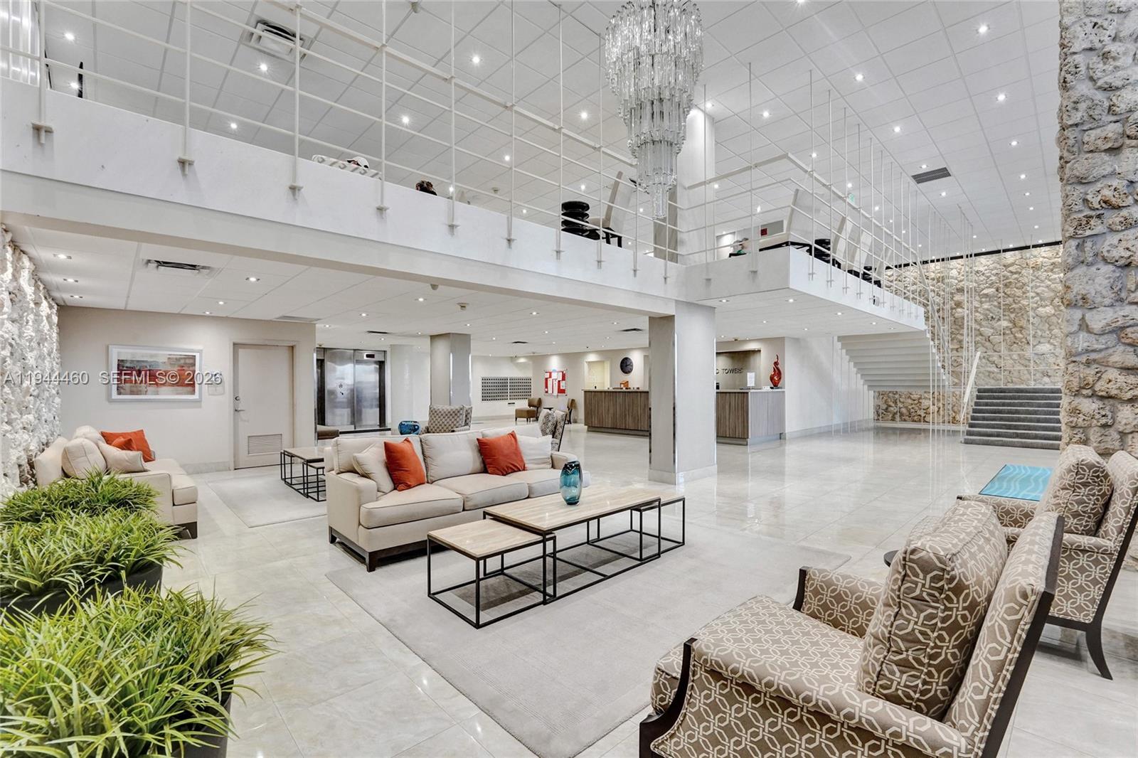 HOLLYWOOD TOWERS CONDO - Residential