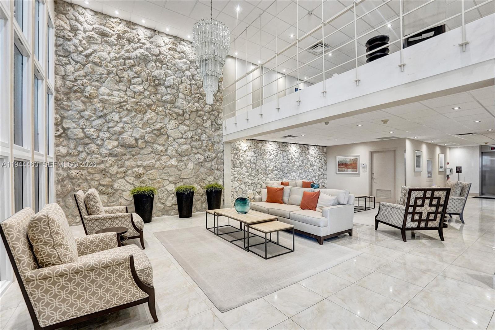 HOLLYWOOD TOWERS CONDO - Residential