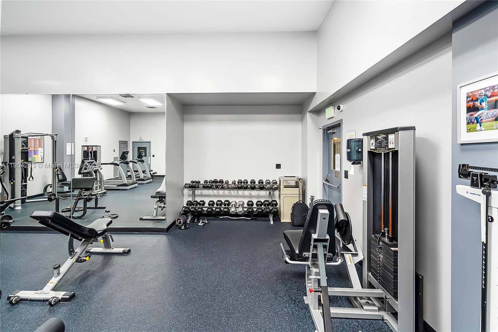 WINSTON TOWERS 500 CONDO - Residential