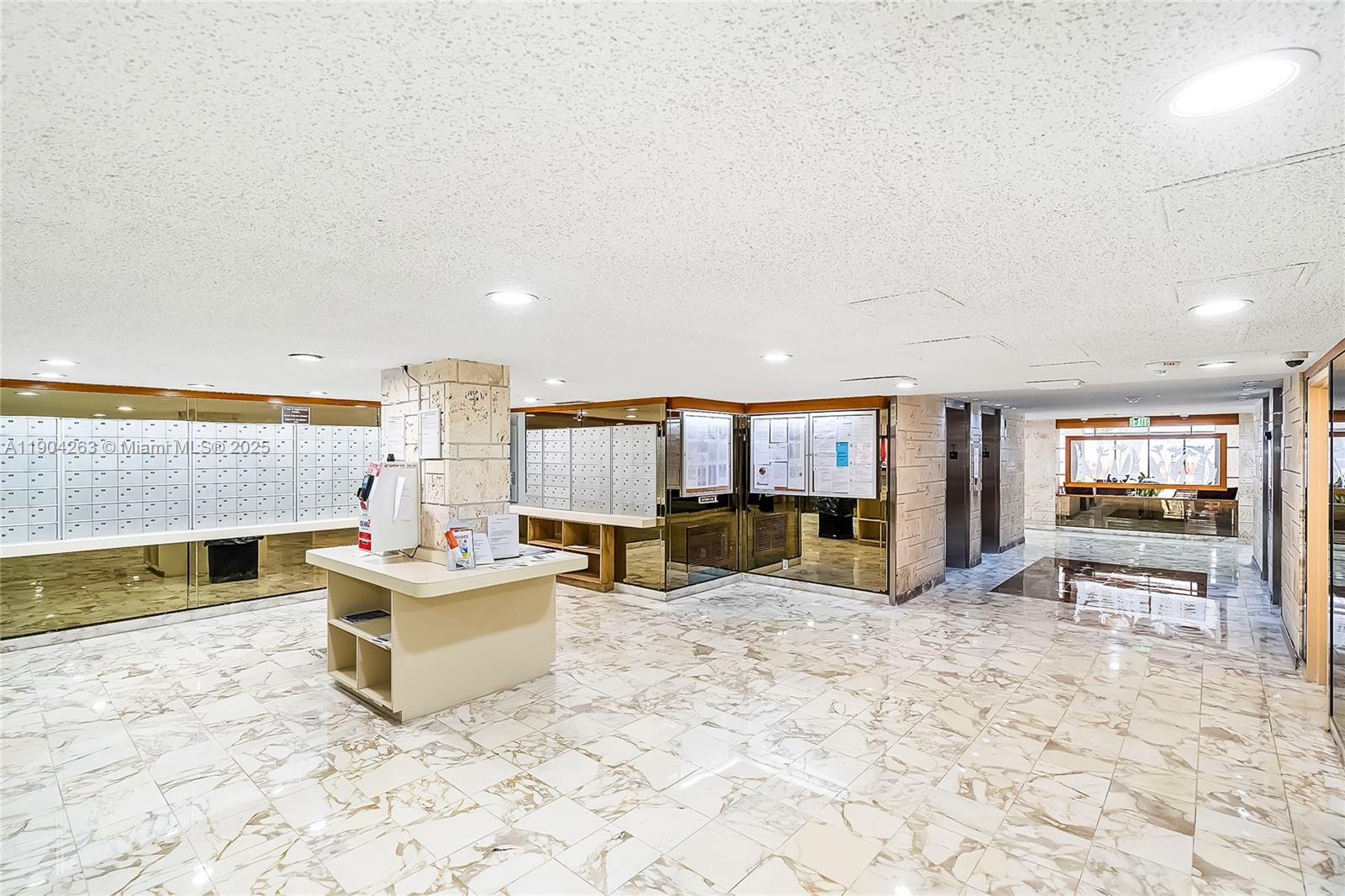 WINSTON TOWERS 500 CONDO - Residential