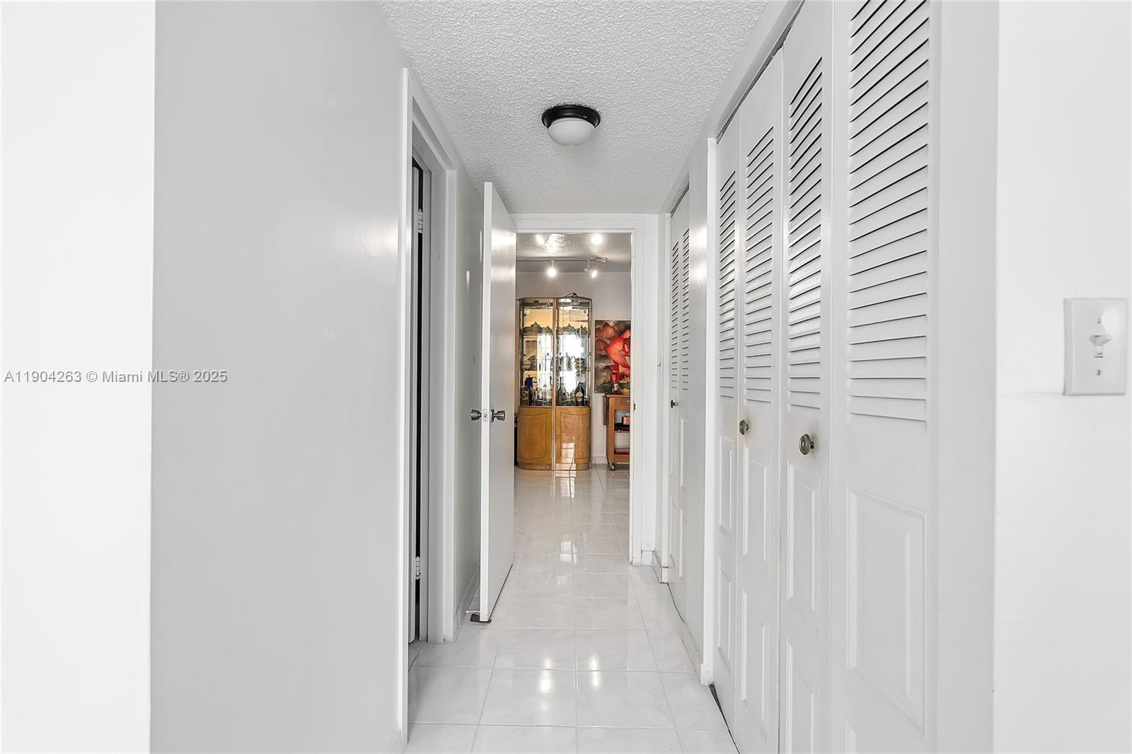 WINSTON TOWERS 500 CONDO - Residential