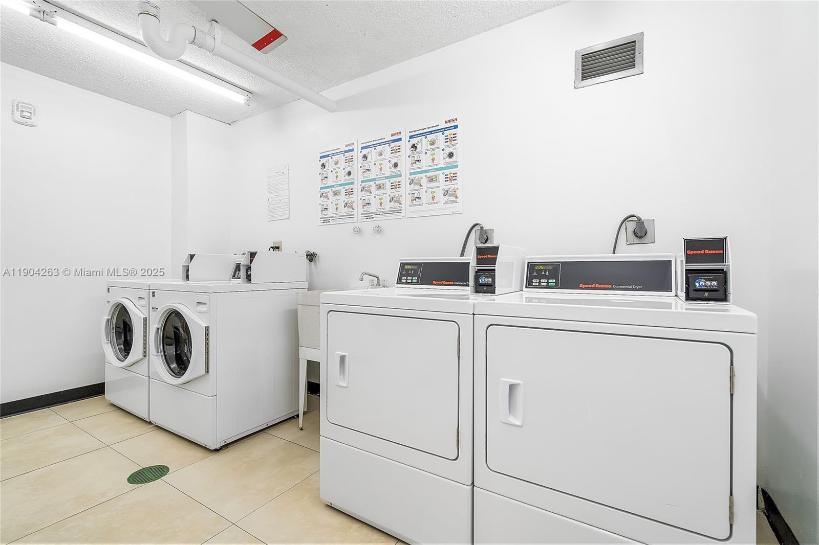 WINSTON TOWERS 500 CONDO - Residential