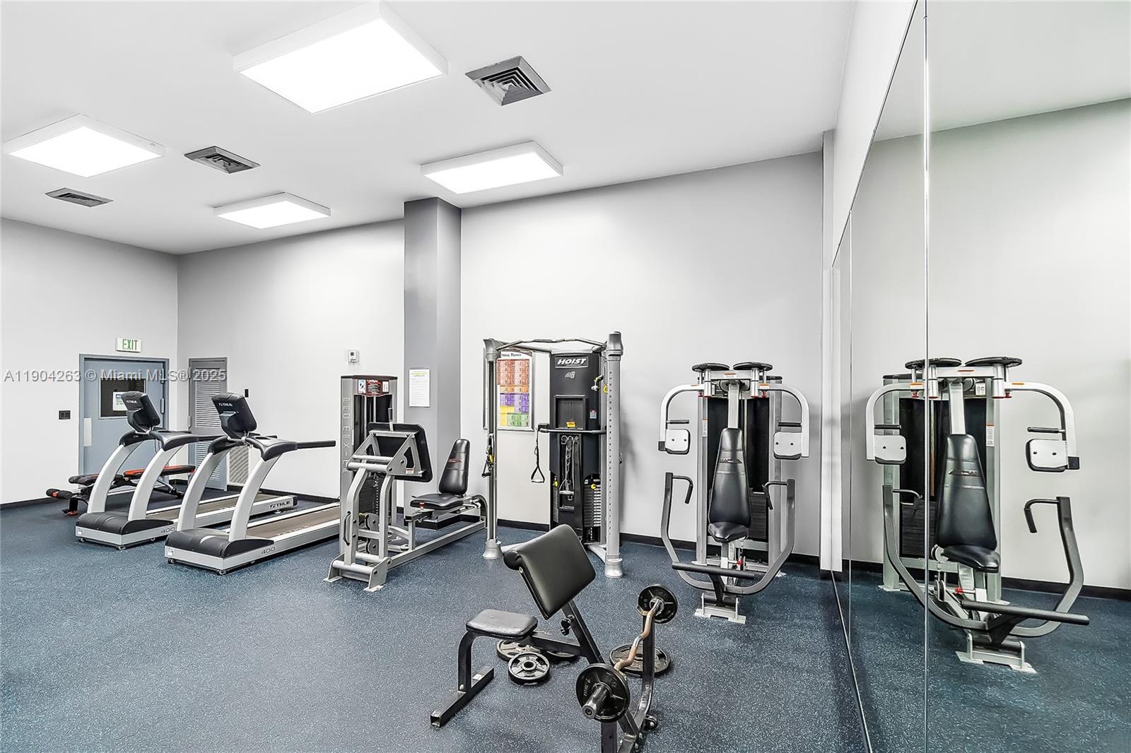 WINSTON TOWERS 500 CONDO - Residential