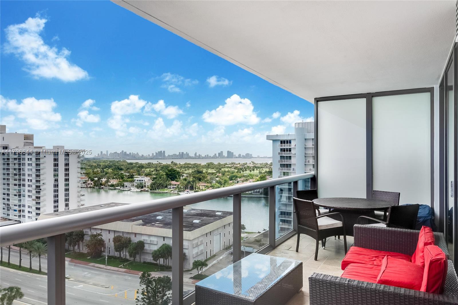 5875 Collins Ave 1504