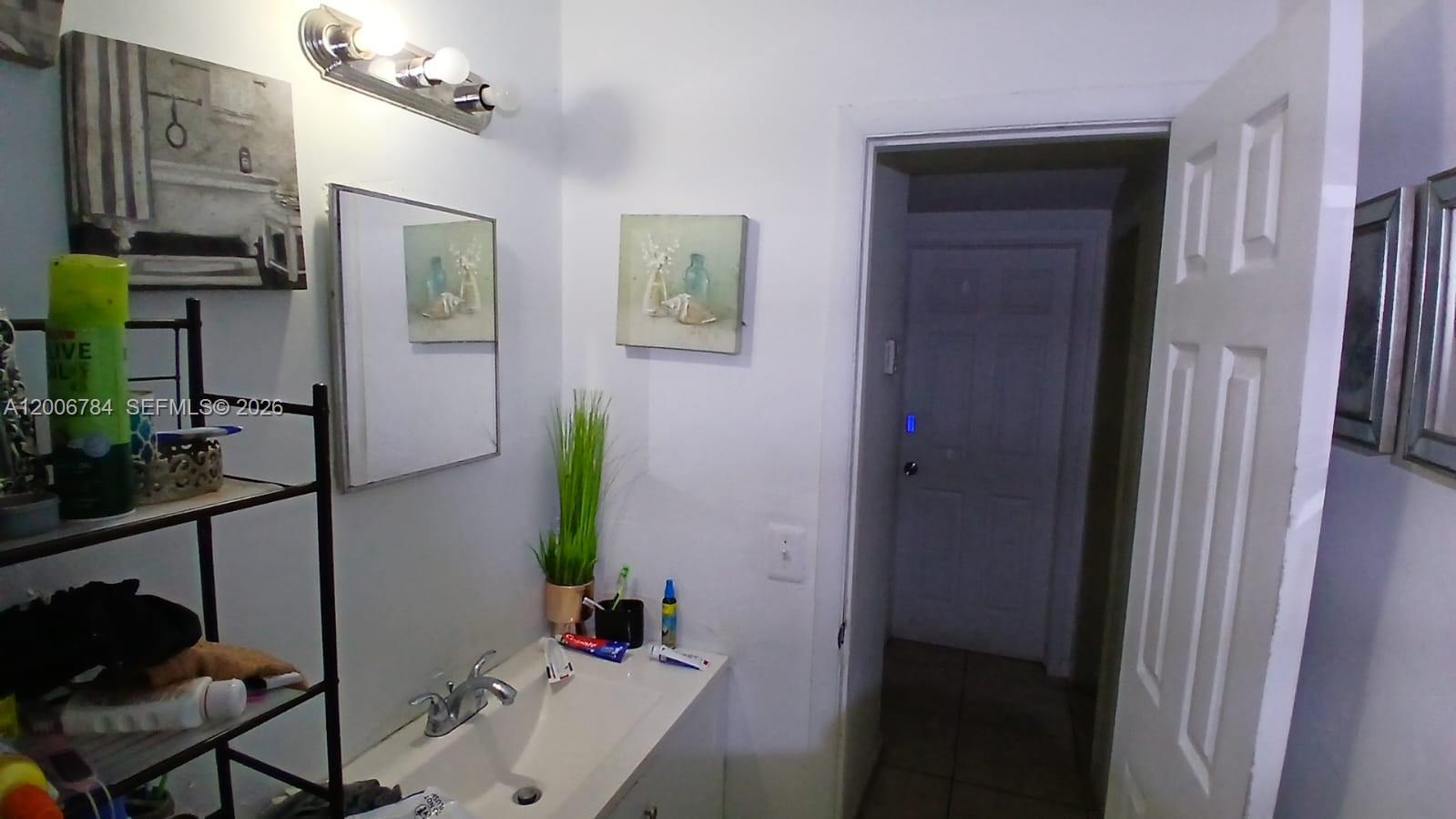 LAUDERDALE MANORS ADD-RES - Residential