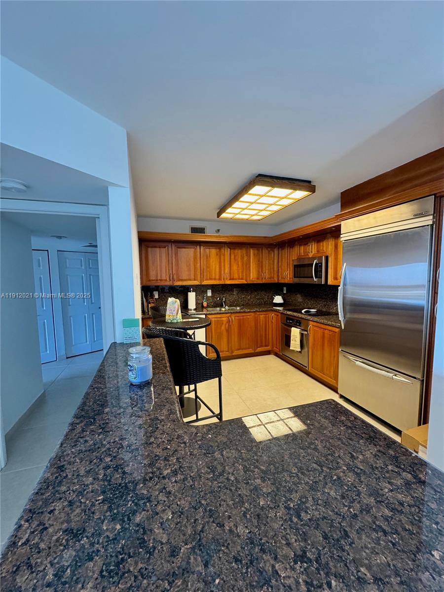 MYSTIC POINTE TOWER 500 C - Residential Lease