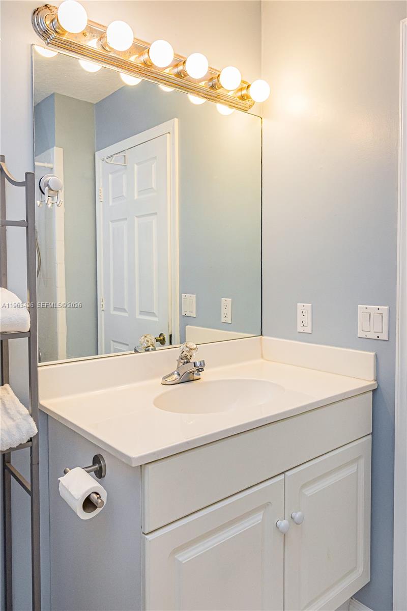 SUGAR POND MANOR OF WELLI - Residential Lease