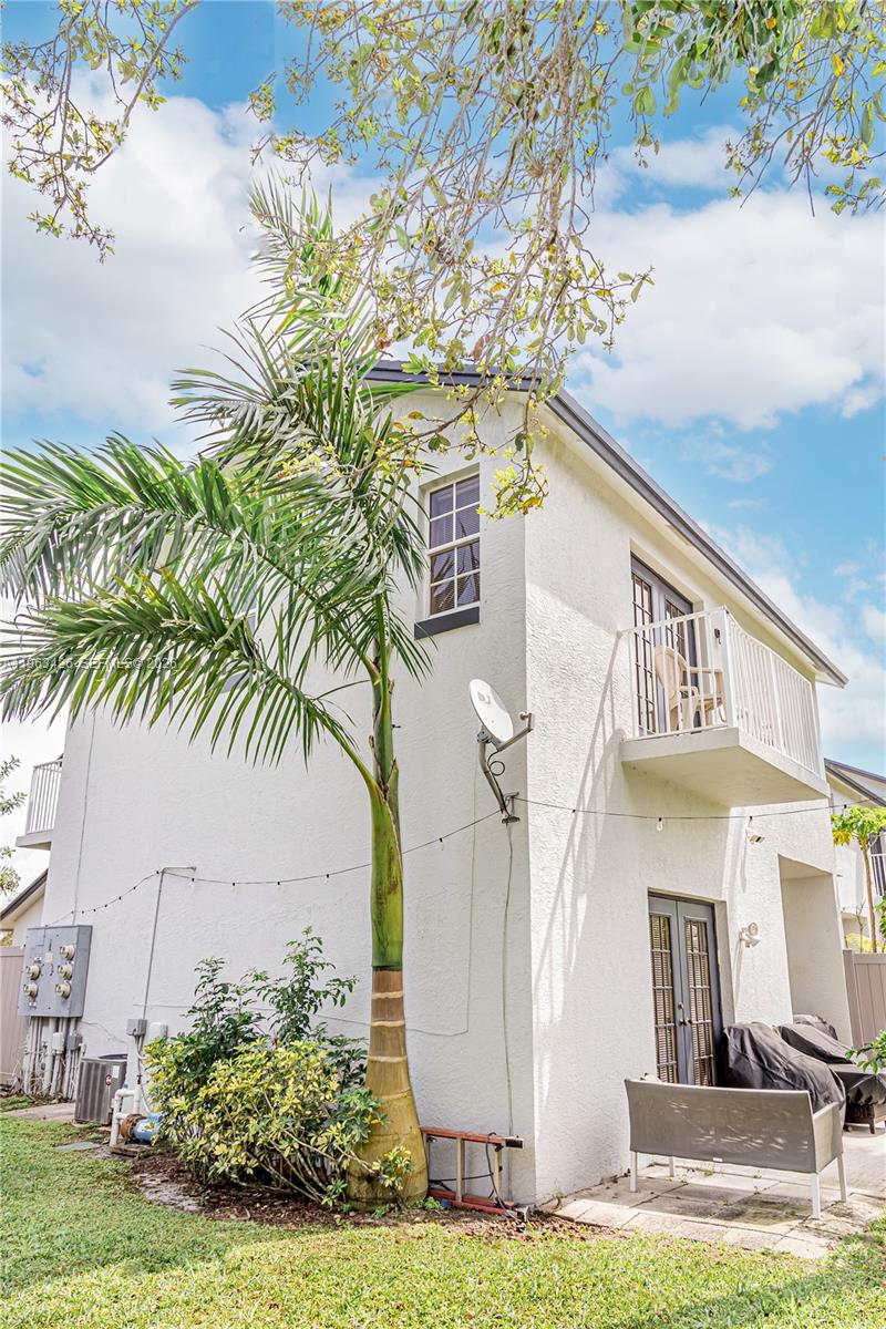 SUGAR POND MANOR OF WELLI - Residential Lease