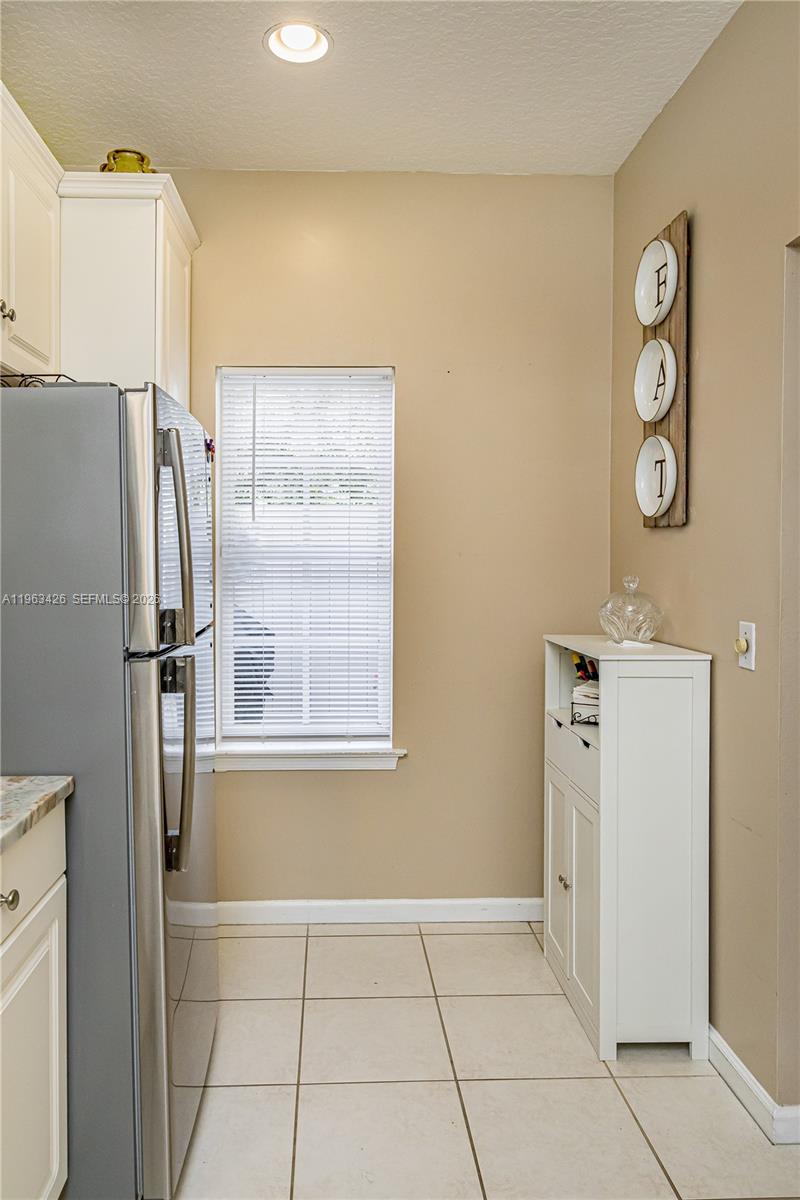 SUGAR POND MANOR OF WELLI - Residential Lease