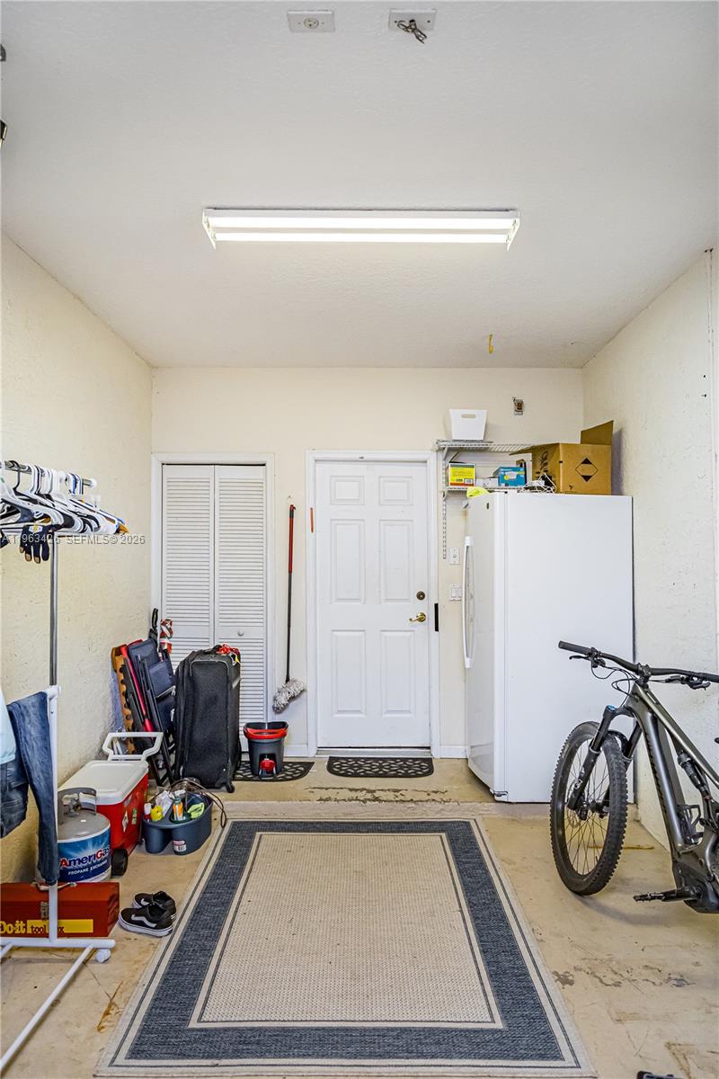 SUGAR POND MANOR OF WELLI - Residential Lease