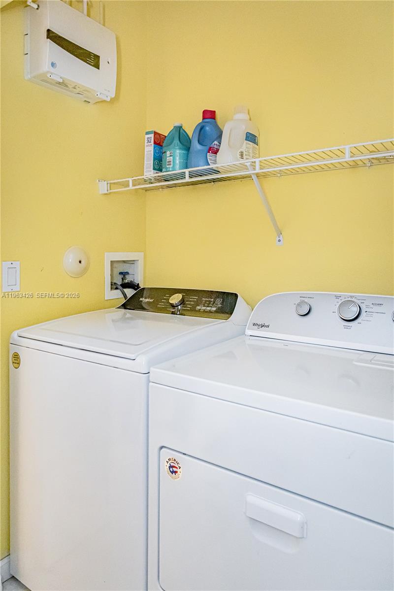 SUGAR POND MANOR OF WELLI - Residential Lease