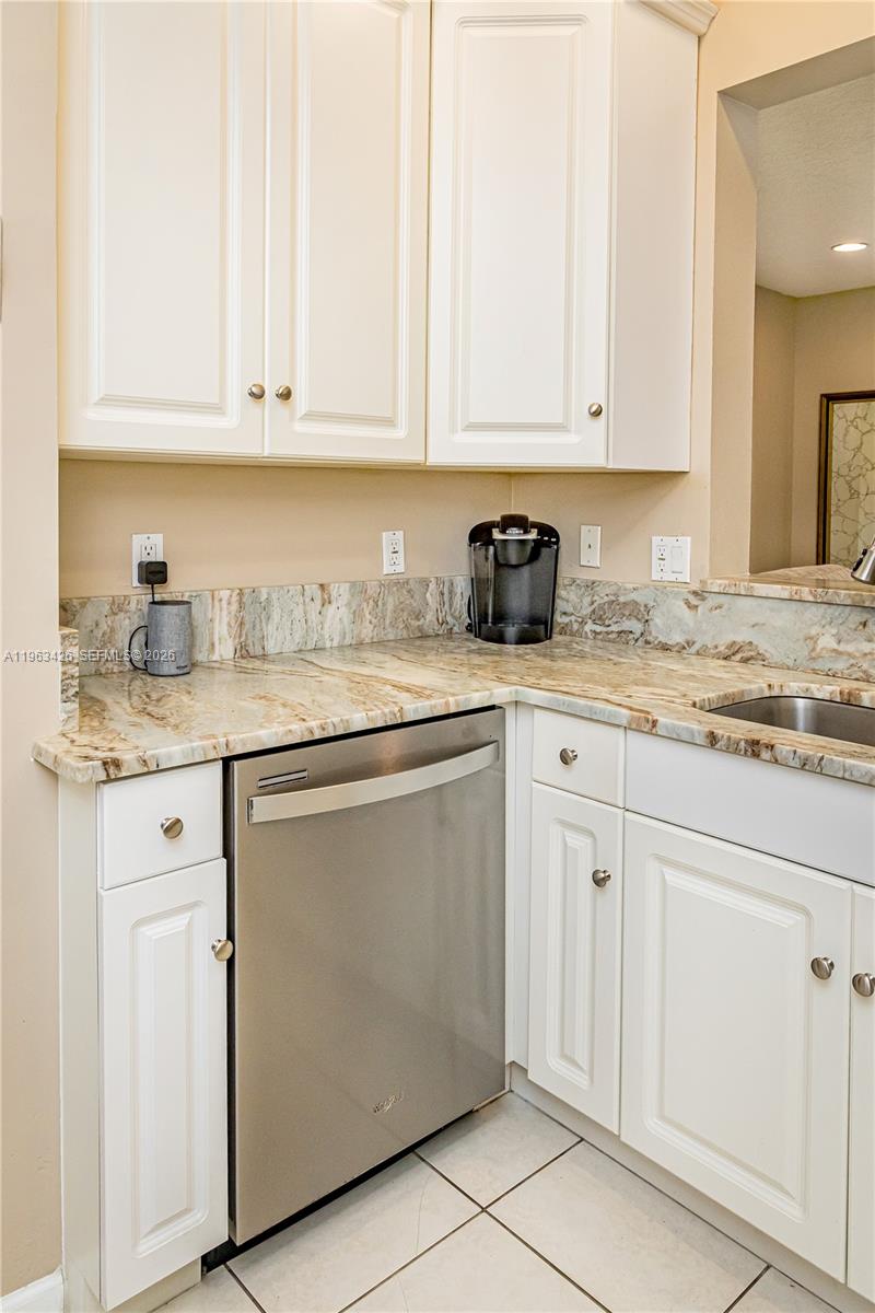 SUGAR POND MANOR OF WELLI - Residential Lease