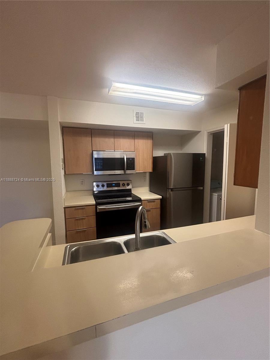SAVANNAH AT RIVERSIDE CON - Residential Lease