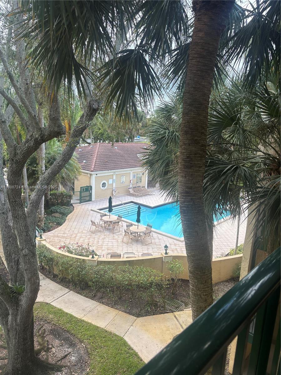 SAVANNAH AT RIVERSIDE CON - Residential Lease