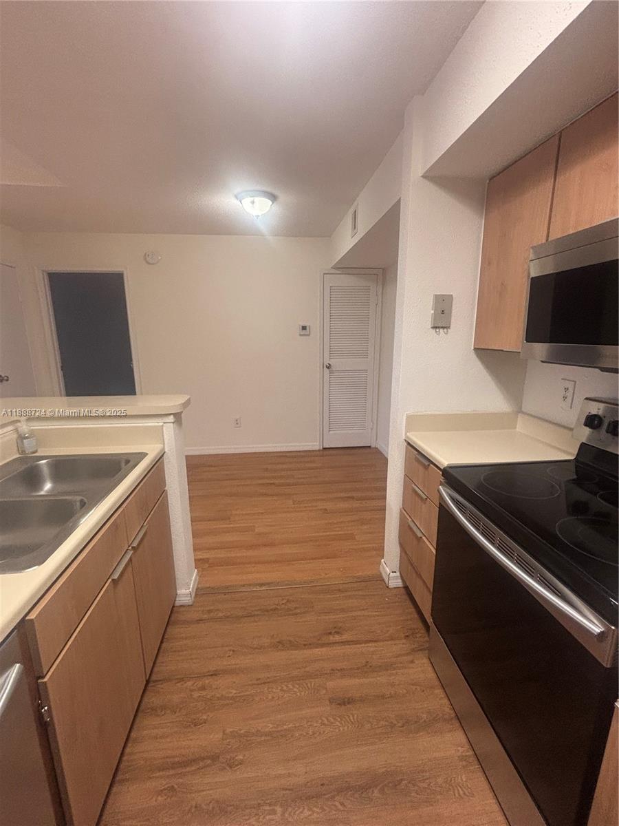 SAVANNAH AT RIVERSIDE CON - Residential Lease