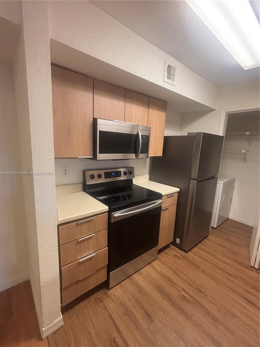 SAVANNAH AT RIVERSIDE CON - Residential Lease