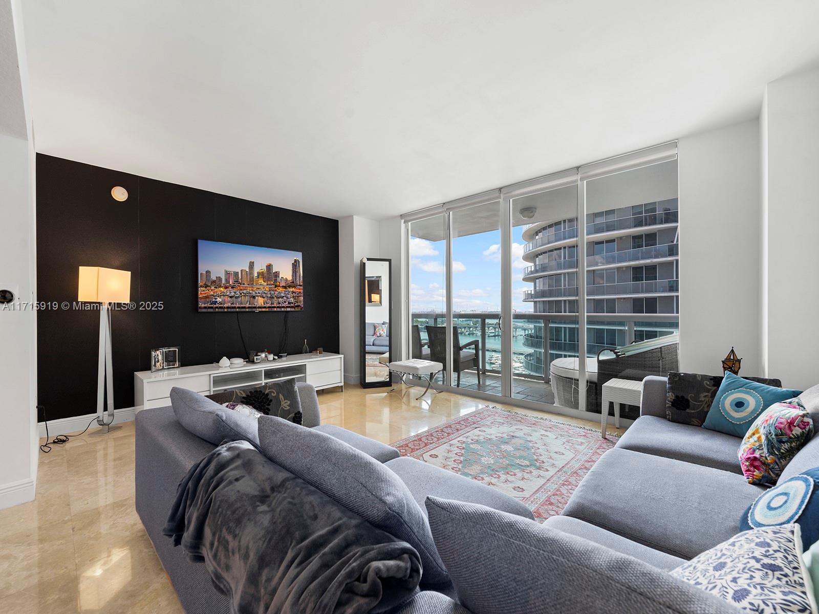 1800 CLUB CONDO - Residential Lease