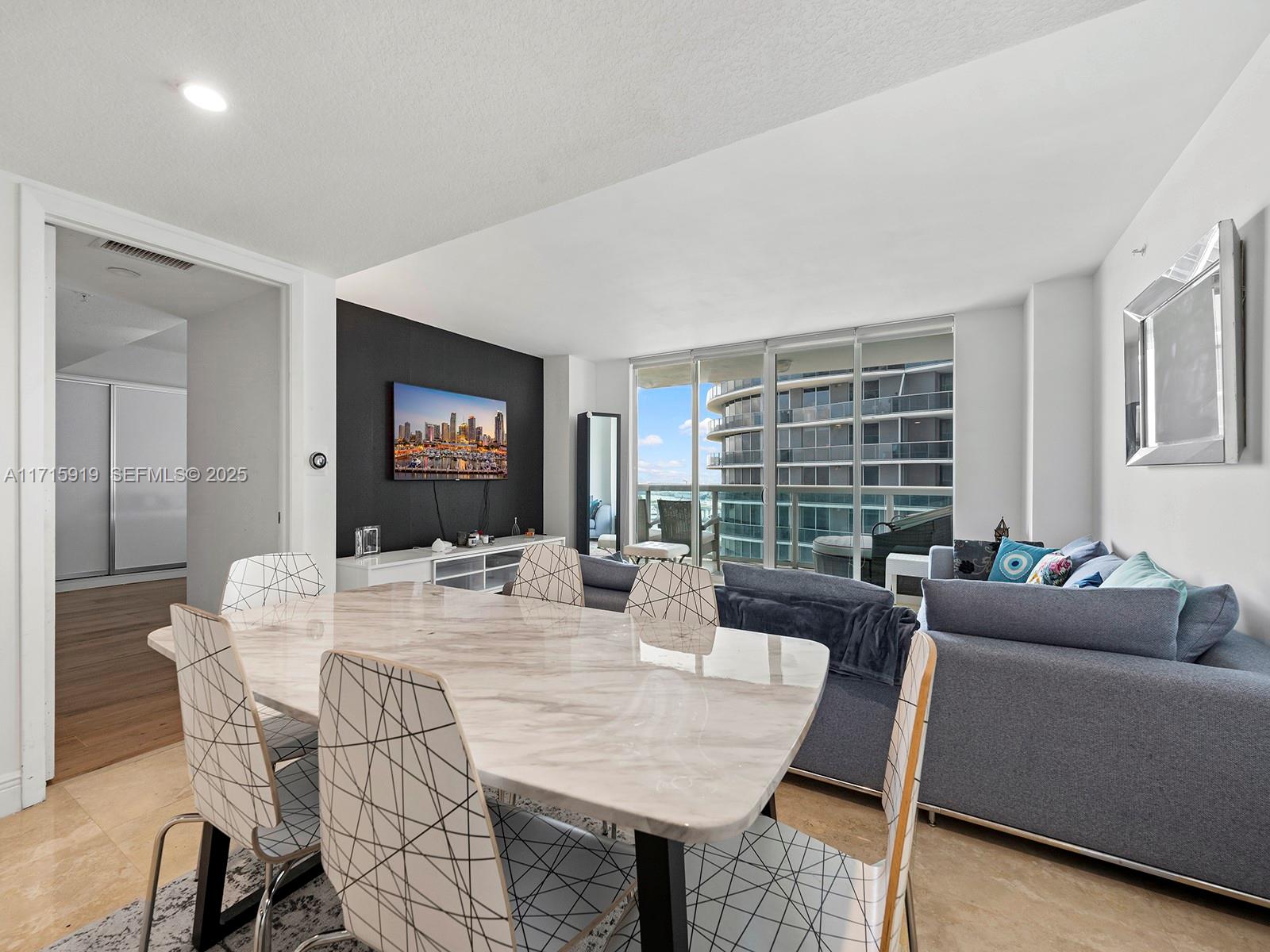 1800 N Bayshore Dr 2211