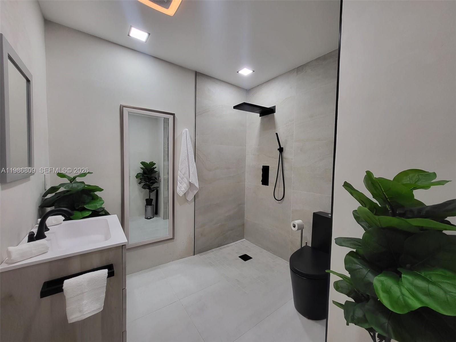 MIDDLE RIVER ESTATES - Residential