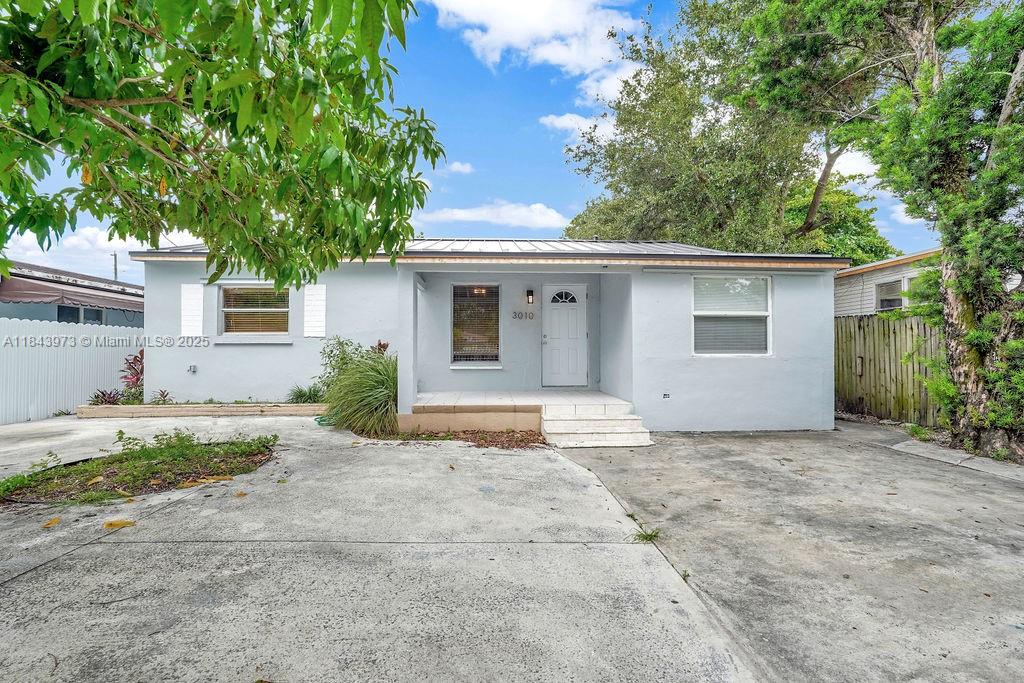 Amazing opportunity to rent this beautiful property with laminated flooring and a huge backyard with a lot of potential. Centrally located near Miami-Dade, Hialeah, and I-95, you'll have quick access to everything the city has to offer.